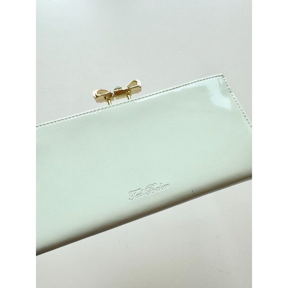 TED BAKER Pezie Popper Mint Green Patent Leather Crystal Bow Matinee Wallet - Picture 3 of 15